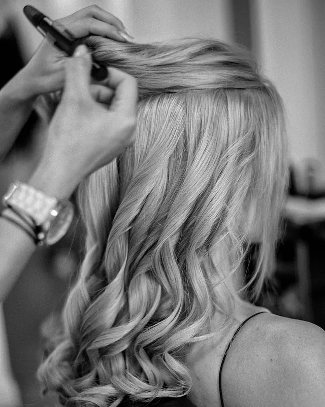 Coloare rose gold cu valuri lucioase