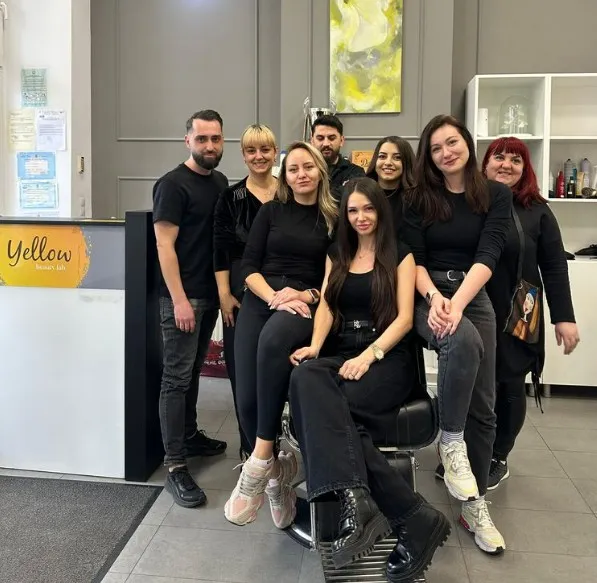 Echipa Yellow Beauty Lab în salonul de pe Strada Fabricii