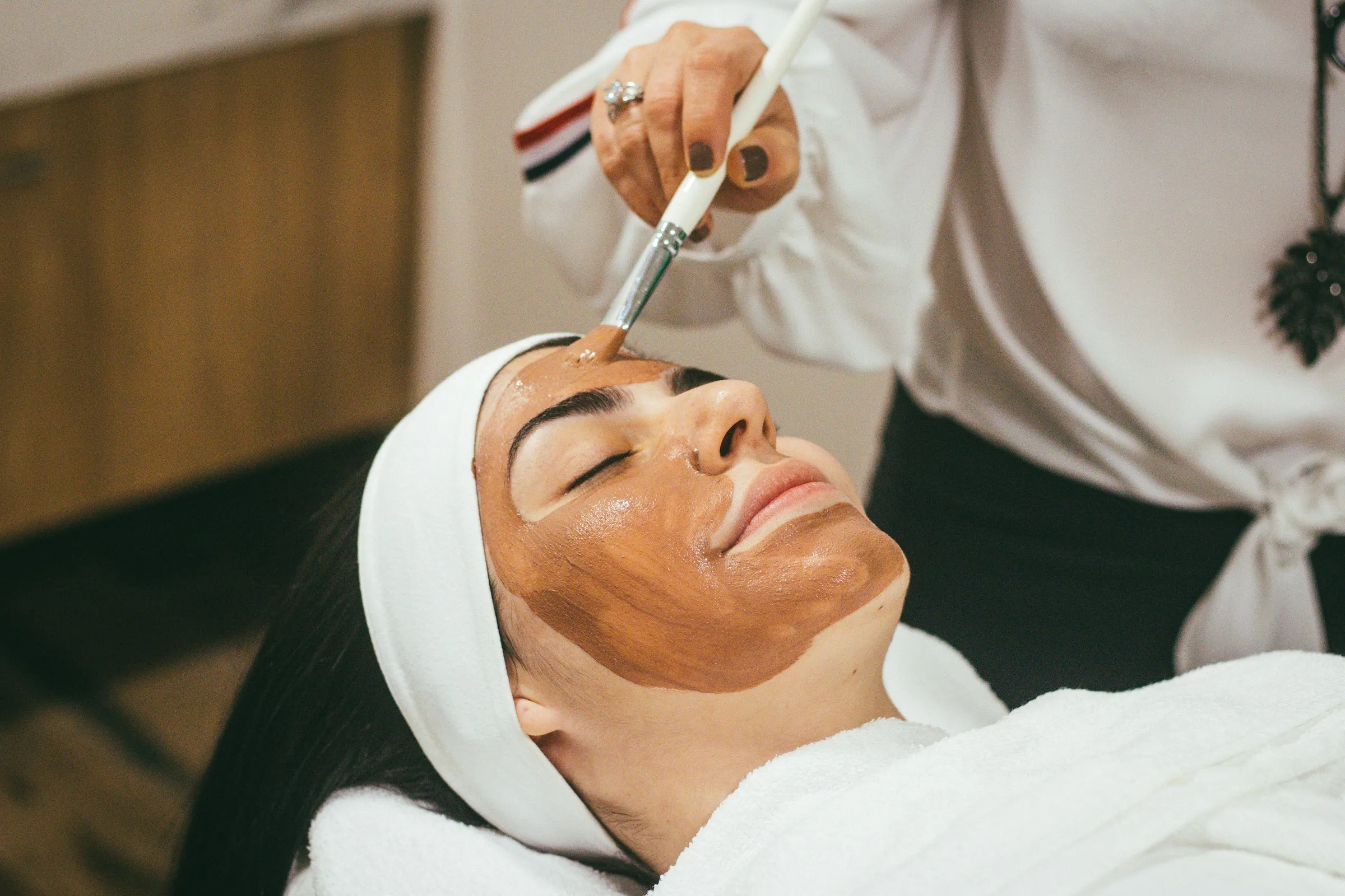Tratament facial la Yellow Beauty Lab