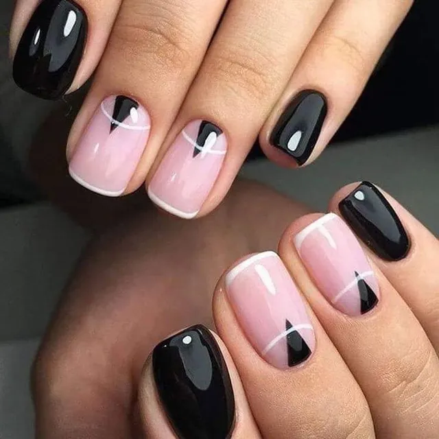 French modern în negru și roz, cu model geometric lucios